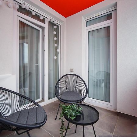 Trendy Apartment Near City Center Oradea Exterior foto
